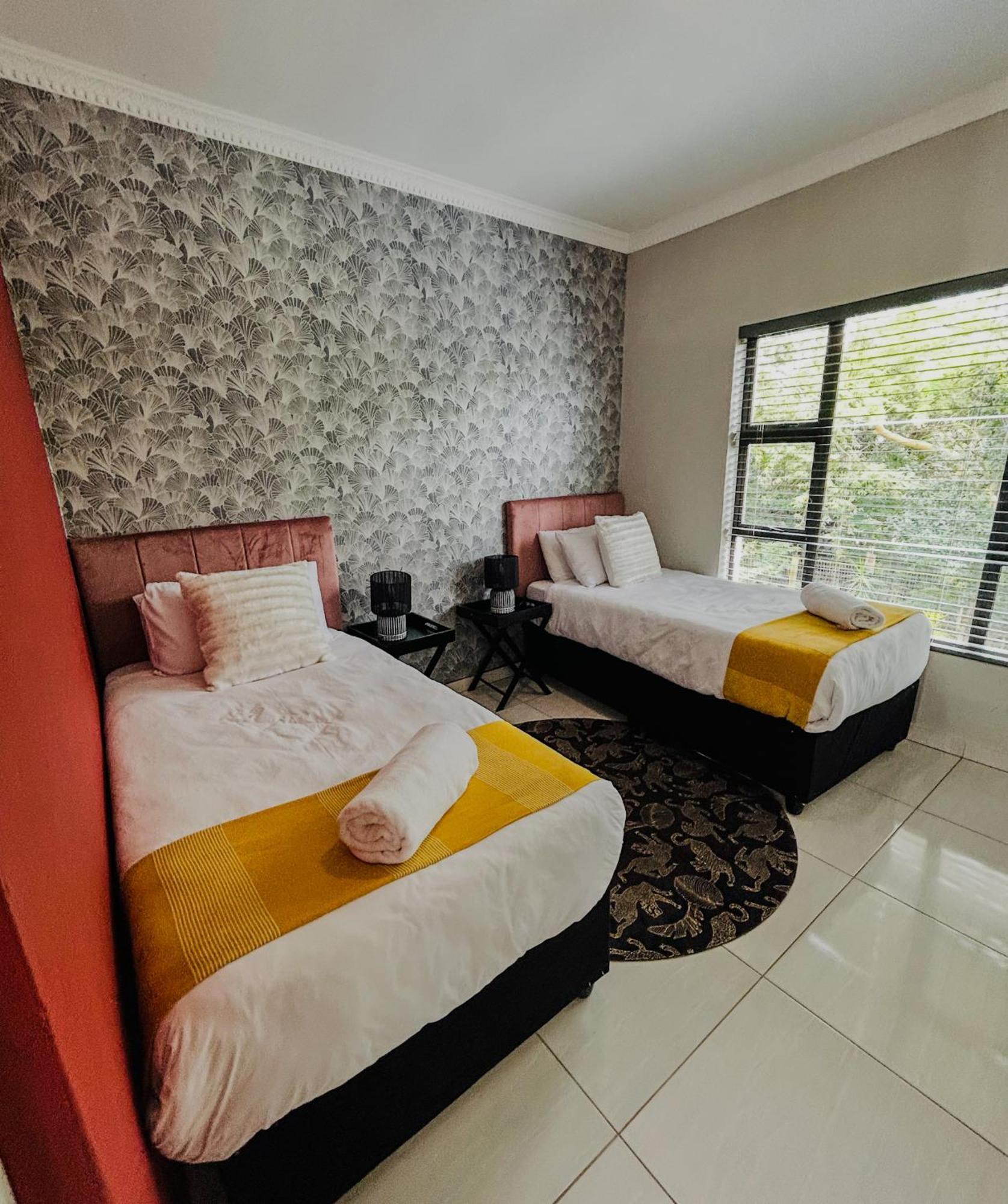 Q's Palace Apartment